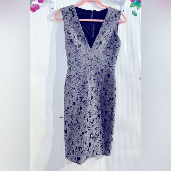 Alice + Olivia Silver‎ Gray Sheath Midi Dress V-Neck Sleeveless Sz 0 - Picture 10 of 10